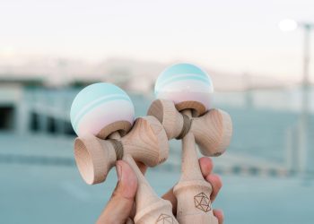 Jocul kendama, speranța noii generații