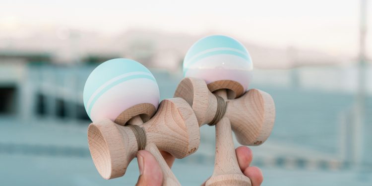 Jocul kendama, speranța noii generații